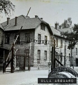Den berygtede indgang til Auschwitz I - Polen 1964