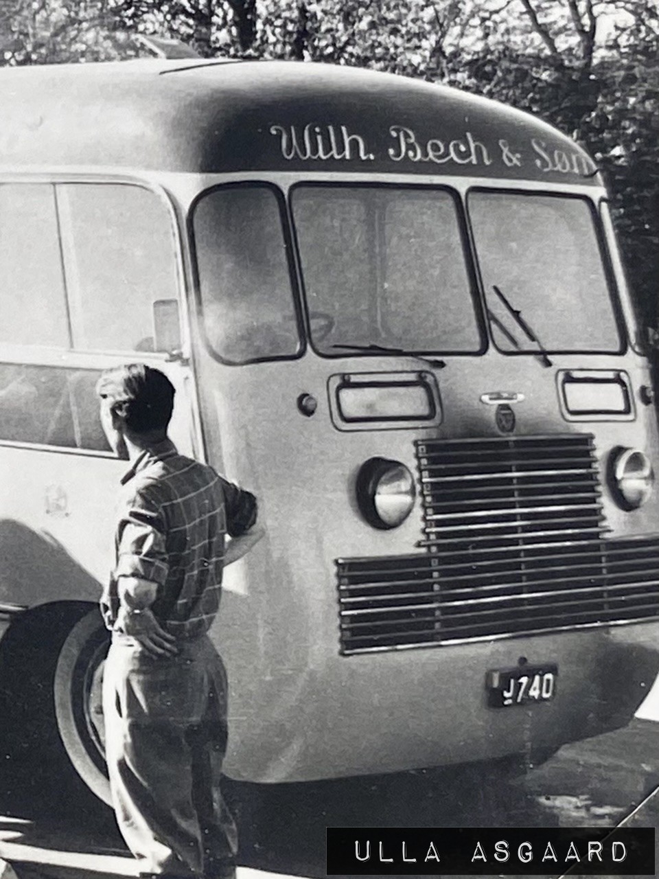 Ild i Wilhelm Bech & Søn's bus - Københavns Universitet Geologi Excursion til Bornholm - Maj 1956