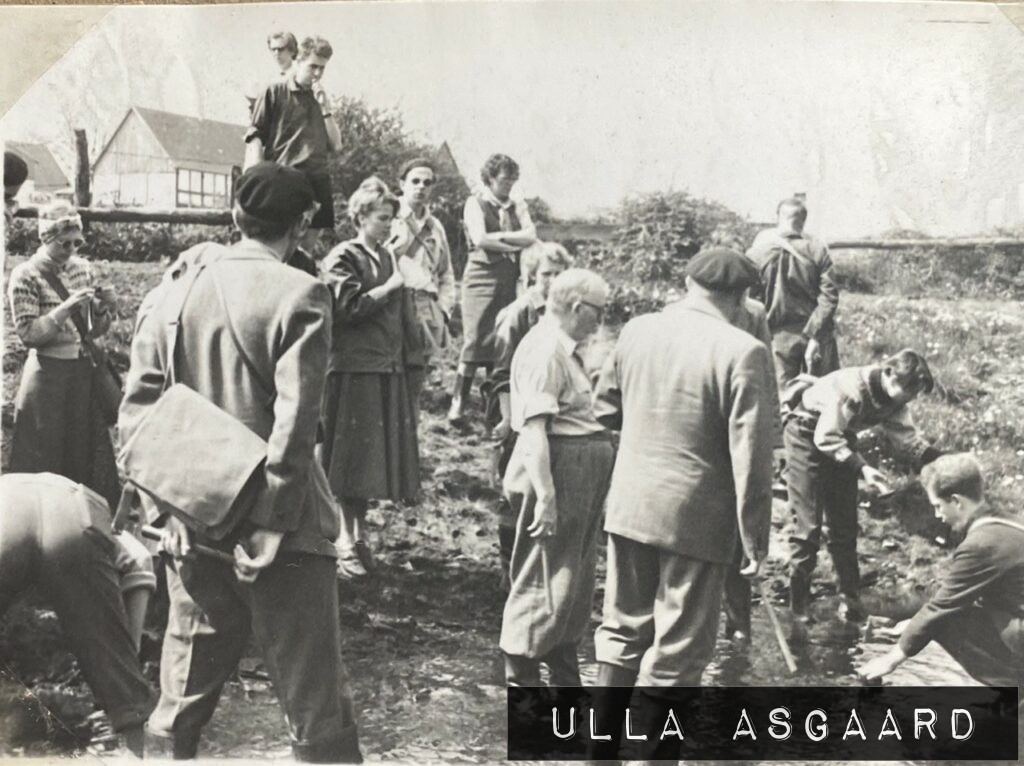 Thi Poulsen elsker øl(eåens trilobit) - KU Geologisk Excursion til Bornholm - Maj 1956