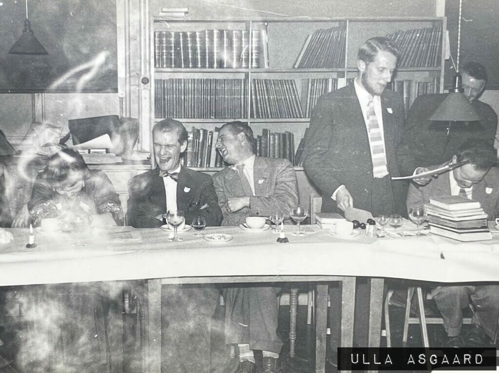 Højgaard holder alle tiders optagelsesforedrag om "Vestaustraliens Jura" - Steno 10 aars jubileum's fest 19. februar 1958